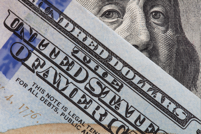 Il dollaro statunitense sotto pressione a causa delle politiche commerciali e delle aspettative economiche