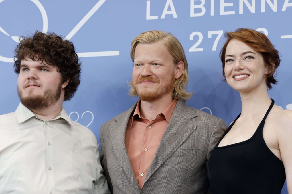Photo call - BUGONIA con i tre attori principali del film
