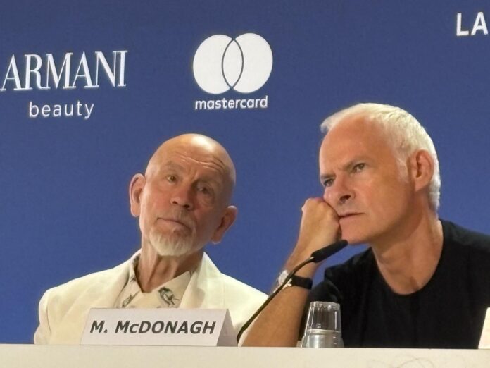 Il protagonista dei film “Wild horse nine” di Martin McDonagh. John Malkovich, vincitore della Coppa Volpi, alla conferenza stampa del film.